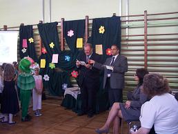 PEC_w_Gnieznie_czyta_dzieciom1